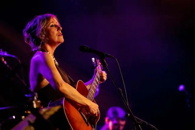 "Simply mesmerising vocals..."

20th Anniversary Tour: Martha Wainwright 
@martha.wainwright celebrates the anniversary of her seminal debut studio album - at @thebookinghall Dover on Friday 29th August.

Twenty years ago, Martha Wainwright stepped out of her family’s illustrious shadow and announced herself to the world with her stunning debut album ‘Martha Wainwright’. Featuring ‘Bloody Mother Fucking Asshole’, a song about her father, ‘Factory’ and ‘When The Day Is Short’, it immediately proved she was a major talent.

“20 years ago my life as an artist took shape when my first record was released,” Martha recalls. “In many ways that record defined me, as well as launched me into a now over 20 year long career that has made me who I am. It was after 10 years of playing in bars, making cassettes and EPs to sell at my shows, singing backup for my brother Rufus, falling in love and out of love, practising, writing, singing until I could barely sing anymore, partying, playing with musicians and listening to great artists, working with my ex-husband in the studio for 2 years, all that created this first record.”

“20 years later, with 6 other albums under my belt, 2 kids and a career that is chugging along, I can safely say my first record paved my way forward. This tour features great musicians, where I’ll play the record in its entirety as well as a few new songs – there’s no 48 year old me without the 28 year old me.”

Martha Wainwright is a Canadian singer-songwriter and musician. She has released seven critically-acclaimed studio albums. Wainwright is the daughter of musicians Kate McGarrigle and Loudon Wainwright III and the younger sister of singer–composer Rufus Wainwright. Her live performances have received critical praise, with The Telegraph writing that her concerts “leave in no doubt that she is a singular star.”

Tickets via https://bit.ly/MeltingVinylTickets
@meltingvinylbrighton

Doors 7pm / Start 8pm
£30 + booking fee / £36 on the door

Images taken on tour in NY.